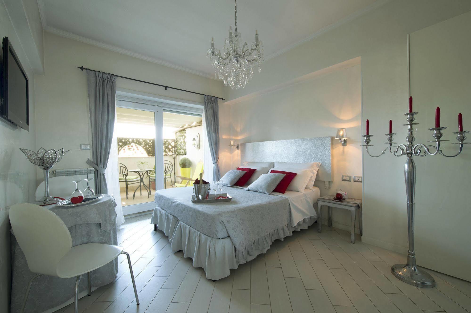 Suites Roma Tiburtina ภายนอก รูปภาพ